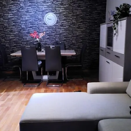 Apartment 3 Zimmer-wohnung - Fuer Arbeitsaufenthalte - Gemuetlich, Gut Gelegen Und Guenstige Wochenraten Munich