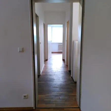 3 Zimmer-wohnung - Fuer Arbeitsaufenthalte - Gemuetlich, Gut Gelegen Und Guenstige Wochenraten *