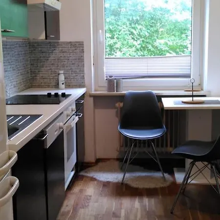 3 Zimmer-wohnung - Fuer Arbeitsaufenthalte - Gemuetlich, Gut Gelegen Und Guenstige Wochenraten Apartman München